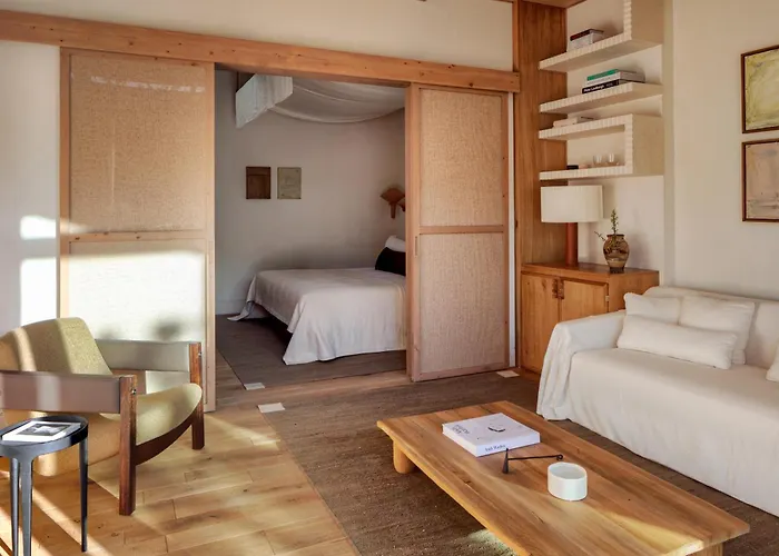 Hotel Ahama